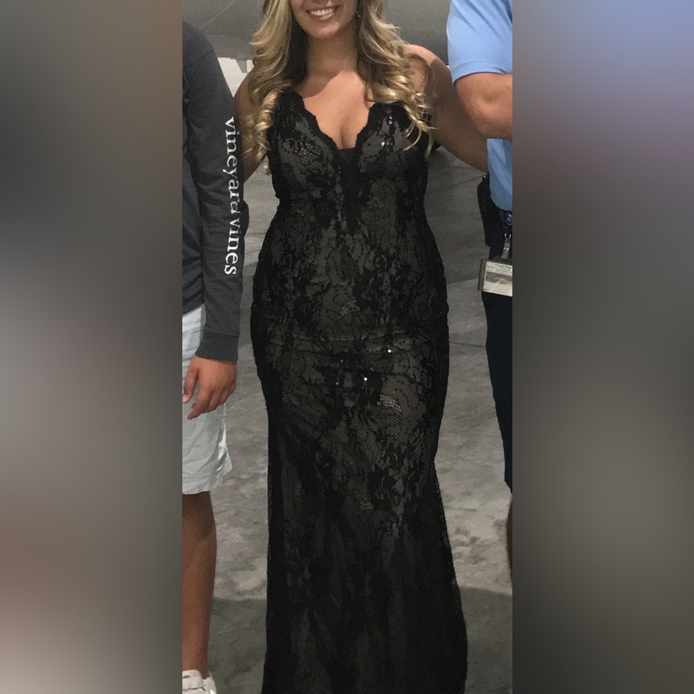 Mermaid Style Long Black Lace Prom Dress